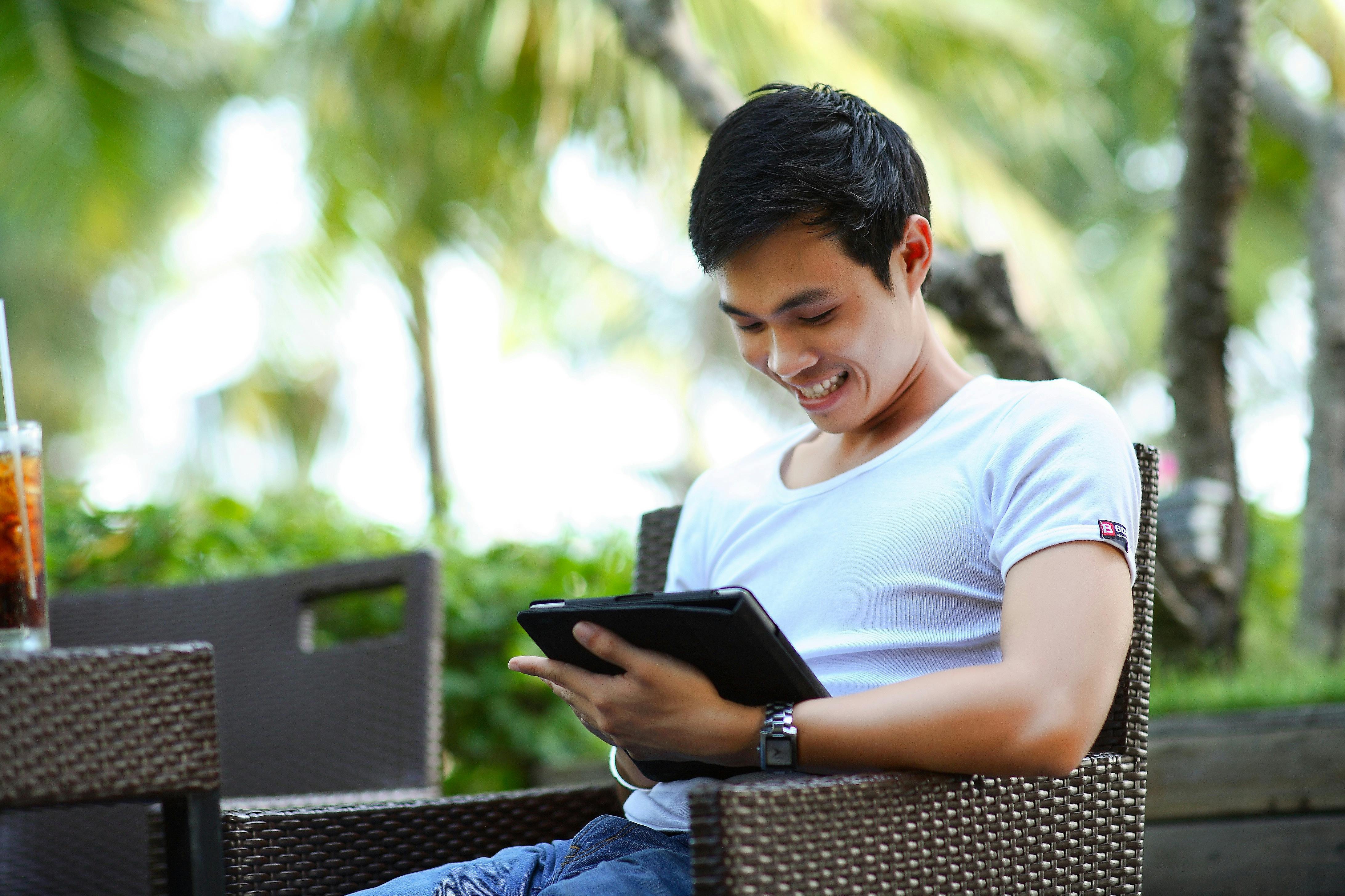 Creating an Attractive Online Dating Profile