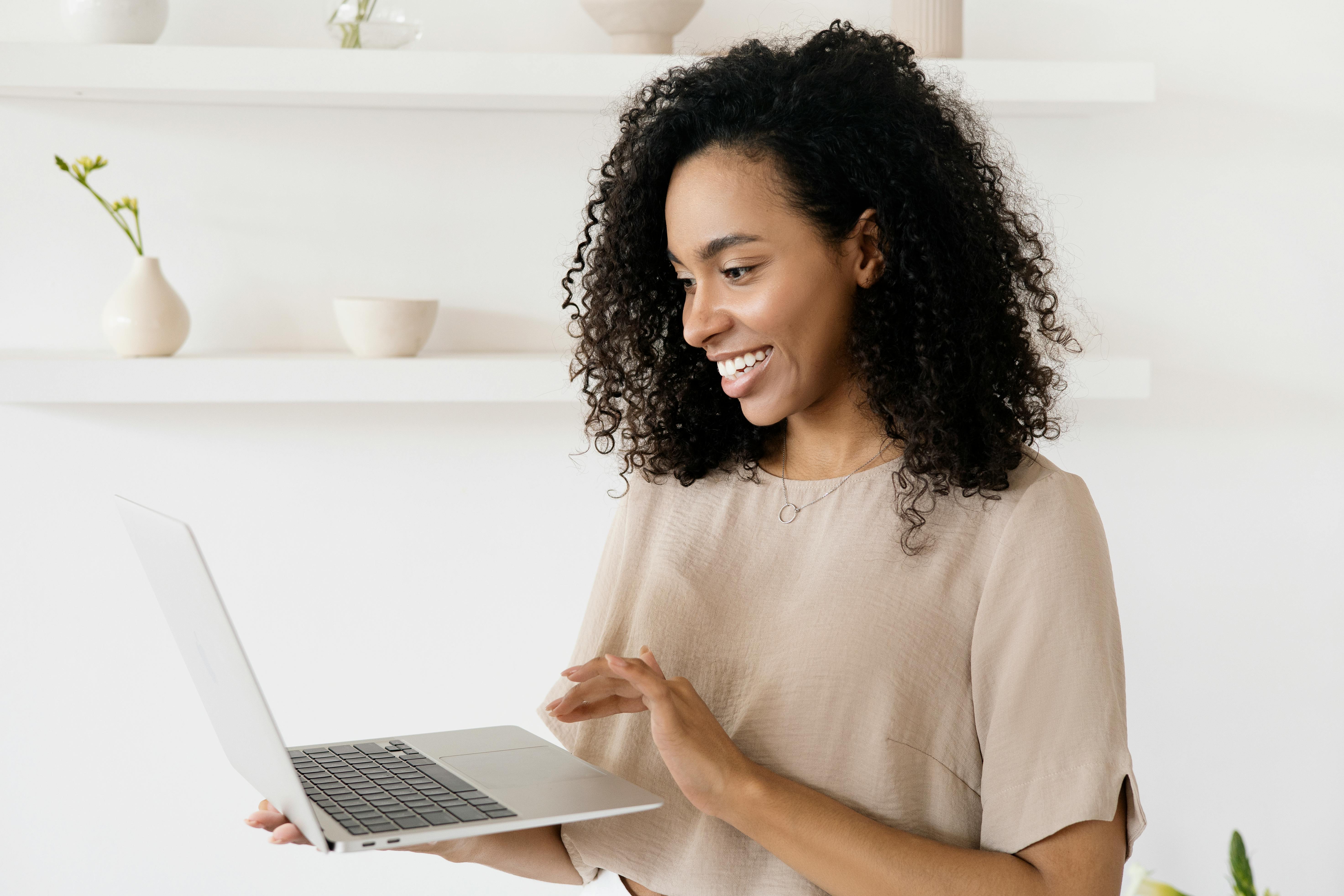 Long-Distance Online Dating: Maintaining Connection, Visiting Each Other, and Communication Strategies